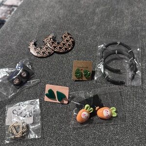 7 pairs of fun Earrings